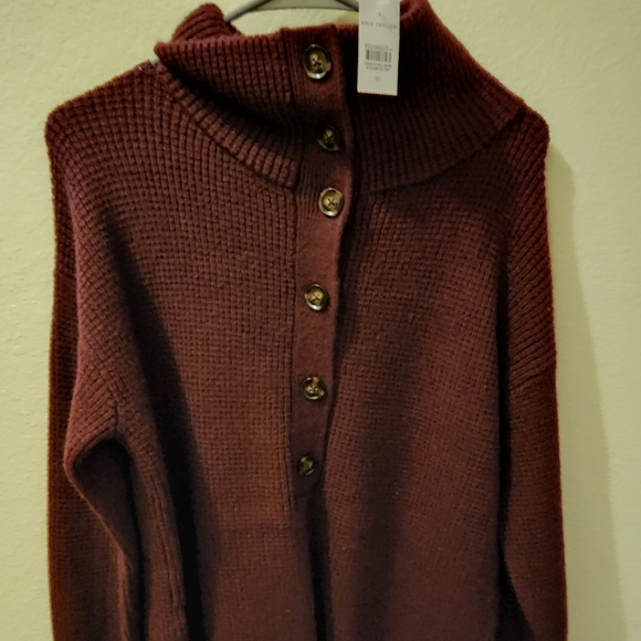 BRAND NEW ANN TAYLOR SWEATER - Picture 1 of 3